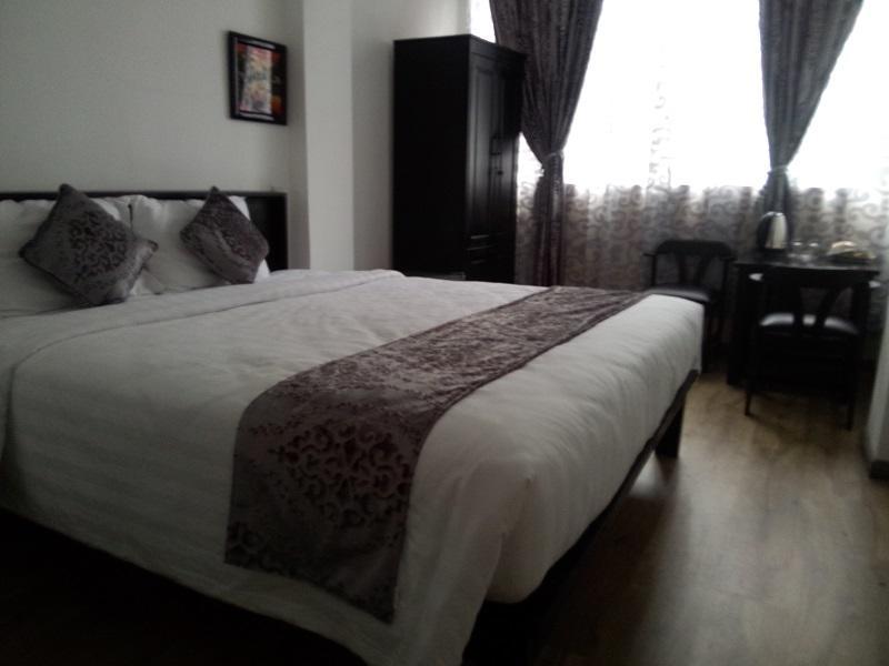 Evelyn Hotel Дананг Екстериор снимка